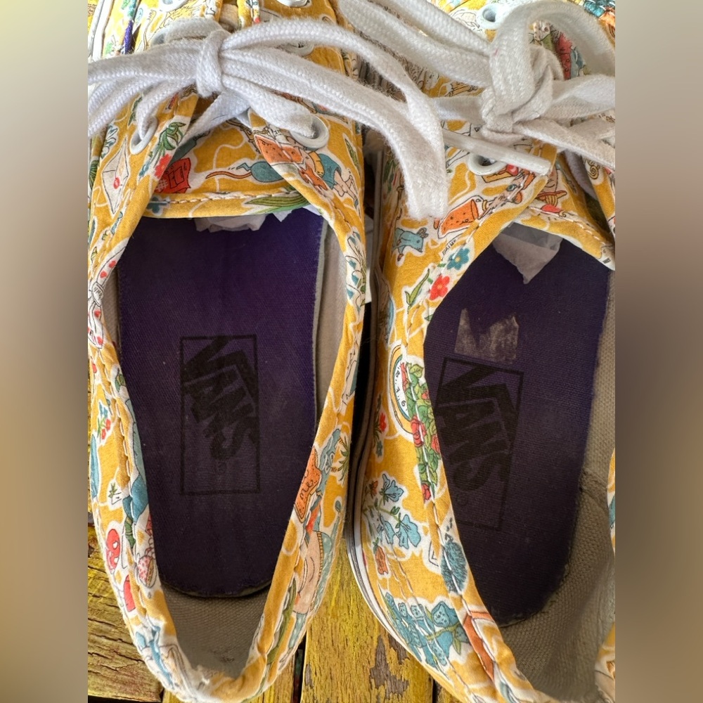 💛🌼Vans Alice in Wonderland Sneakers - Yellow - Picture 10 of 12